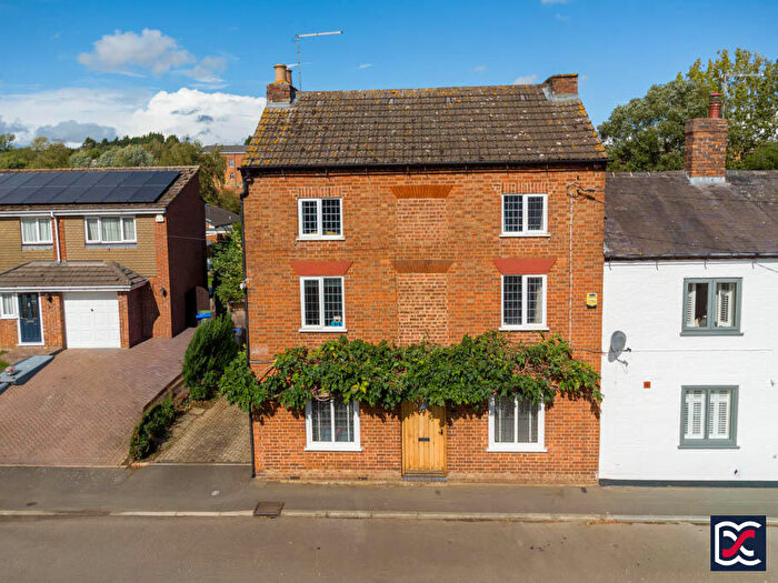 4 Bedroom Cottage For Sale In West Street, Weedon, NN7