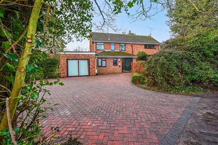 4 Bedroom Detached House For Sale In Canterbury Road, Kennington, TN25