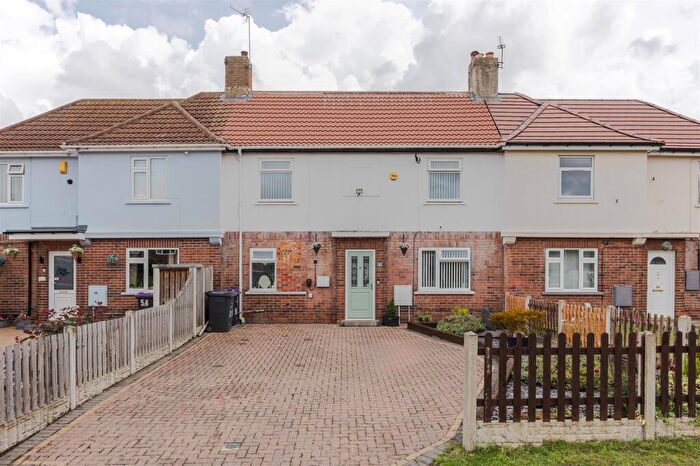 3 Bedroom Terraced House For Sale In Sands Lane, Scotter, DN21