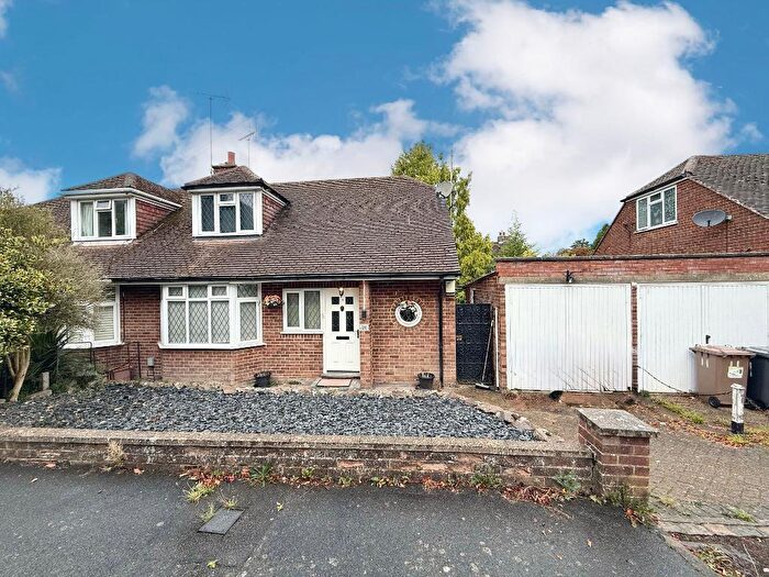 2 Bedroom Semi-Detached House For Sale In Alwyn Close, Old Bedford Road Area, Luton, Bedfordshire, LU2
