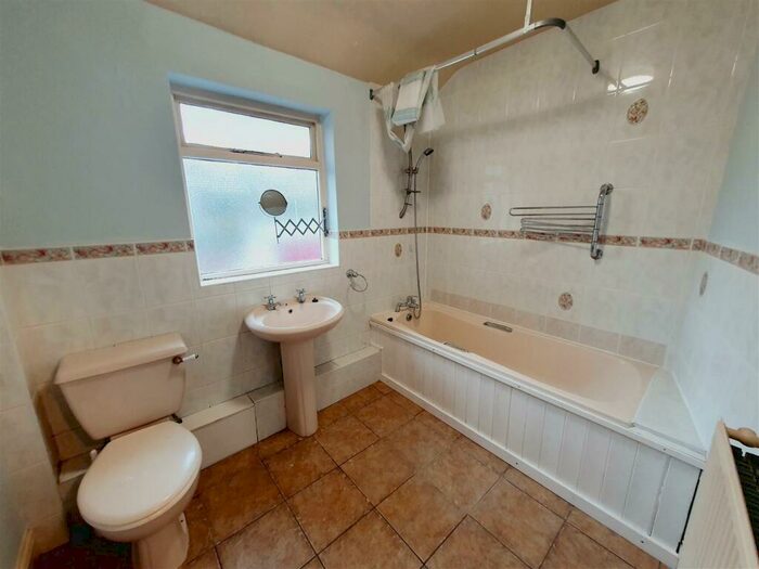 2 Bedroom Apartment To Rent In London Road, Kettering, NN15