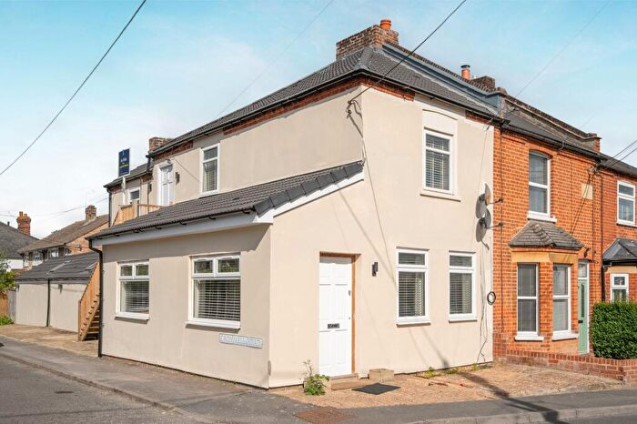 2 Bedroom Maisonette For Sale In Victoria Road, Ascot, SL5