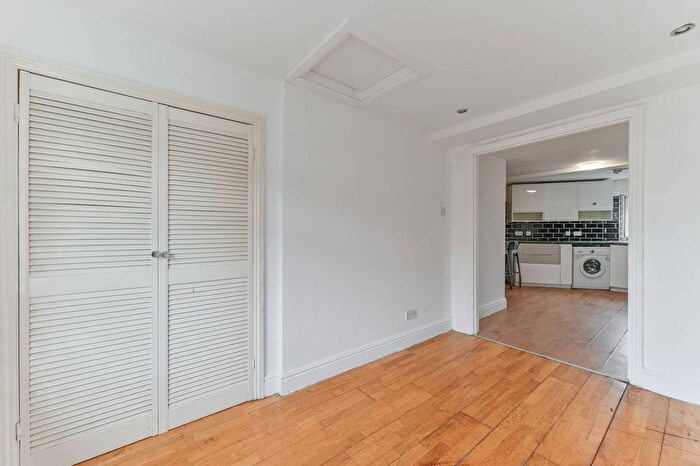 1 Bedroom Flat For Sale In Sydenham Road, Croydon, CR0