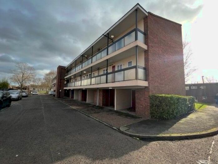 1 Bedroom Flat To Rent In Badburgham Court, Waltham Abbey, EN9