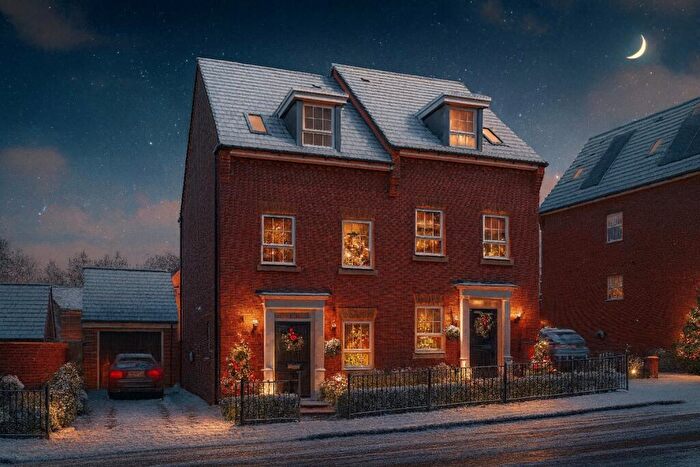 3 Bedroom Semi Detached House For Sale In Chaulden Meadows Long Chaulden, Hemel Hempstead, HP1