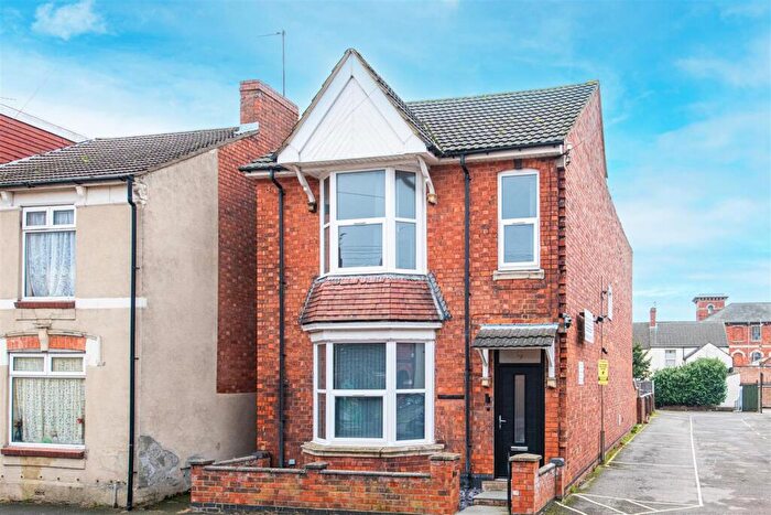 5 Bedroom Detached House For Sale In York Road, Kettering, NN16