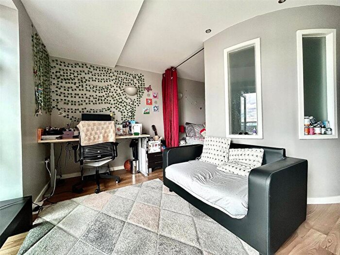 1 Bedroom Apartment To Rent In Bridgewater Place, Water Lane, LS11