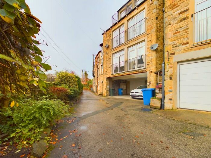 3 Bedroom Terraced House To Rent In Water Street, Skipton, BD23