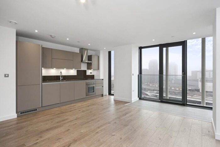 2 Bedroom Flat To Rent In Great Eastern Road London, E15