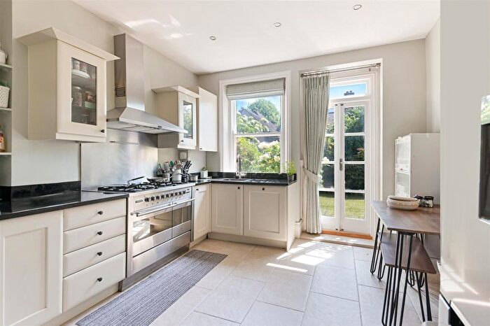 3 Bedroom Flat To Rent In Alwyne Road, Wimbledon, SW19