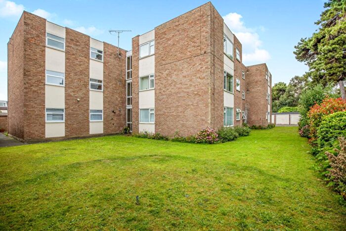 2 Bedroom Flat To Rent In Park Court, Langer Road, Felixstowe, IP11