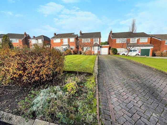 3 Bedroom Detached House To Rent In Bowlee Close, Unsworth, Bury, BL9