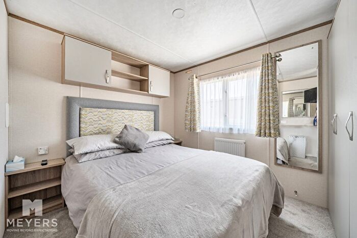 2 Bedroom Mobile/park Home For Sale In Durdle Door Holiday Park, West Lulworth, BH20 - Photo 12