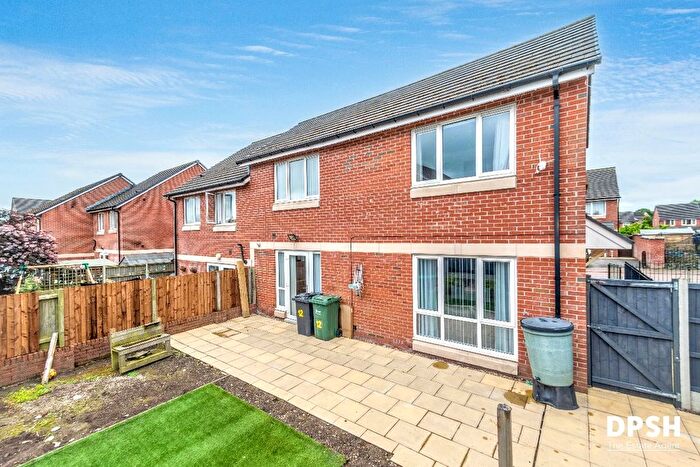 2 Bedroom Semi Detached House For Sale In Acre Gardens, Leeds, LS10