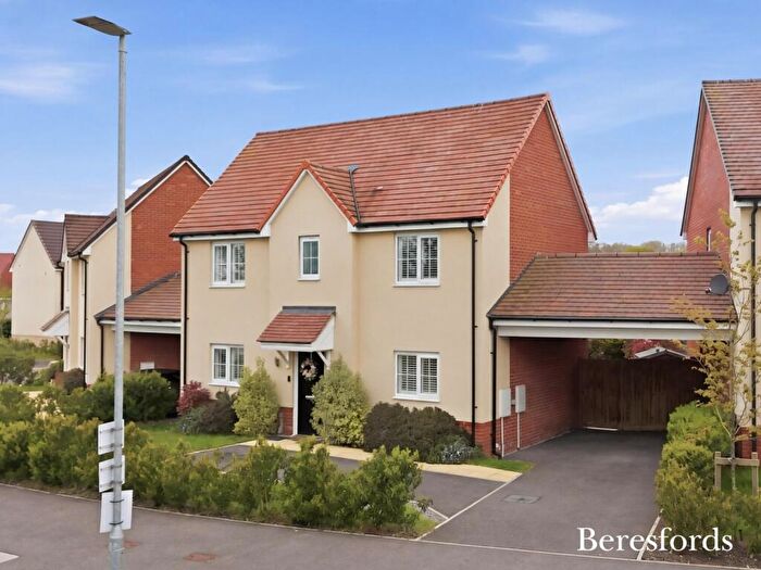 3 Bedroom Detached House For Sale In Blackwater Drive, Dunmow, CM6