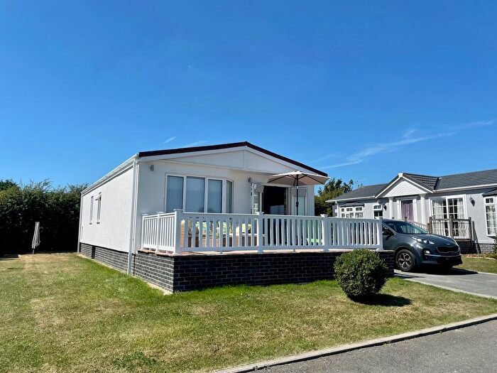 3 Bedroom Park Home For Sale In Camrose, Haverfordwest, SA62