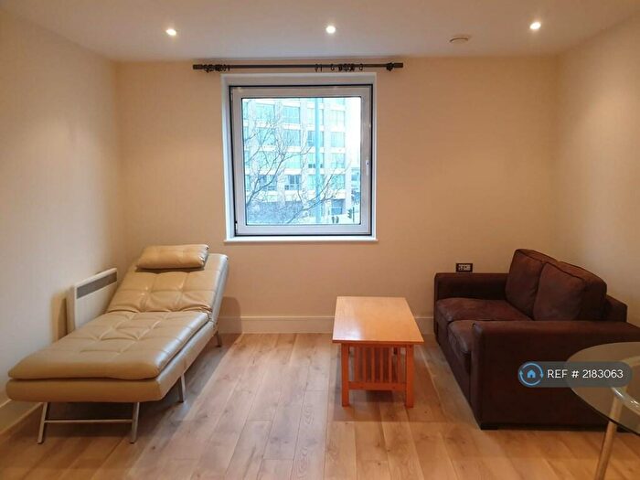1 Bedroom Flat To Rent In Wharfside Point South, London, E14