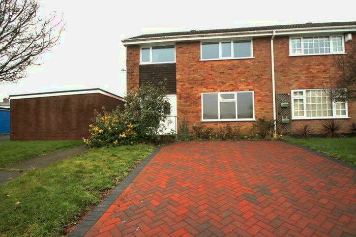 4 Bedroom End Of Terrace House To Rent In Moat Drive, Halesowen, B62