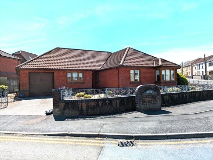 3 Bedroom Detached House To Rent In Heol Morlais, Llangennech, Llanelli, SA14