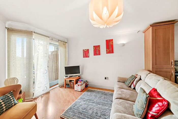 1 Bedroom Flat For Sale In Cerise Court, Drinkwater Road, Harrow, HA2