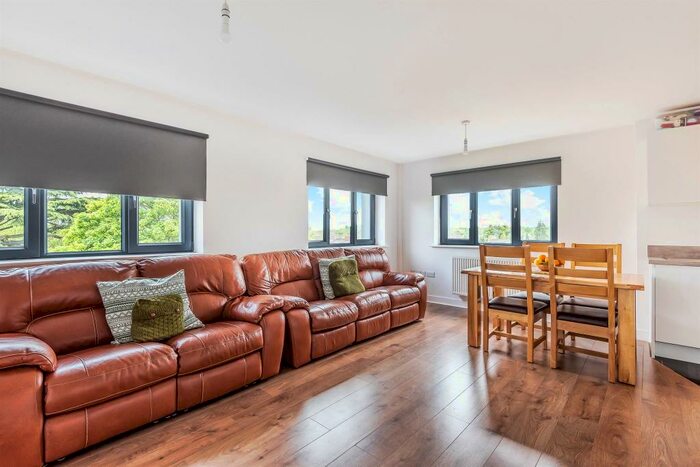 2 Bedroom Apartment To Rent In London Road, Mitcham, CR4