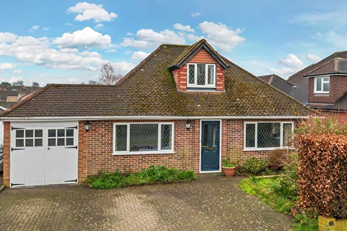 3 Bedroom Bungalow For Sale In Orchard Close, Tilehurst, Reading, Berkshire, RG31