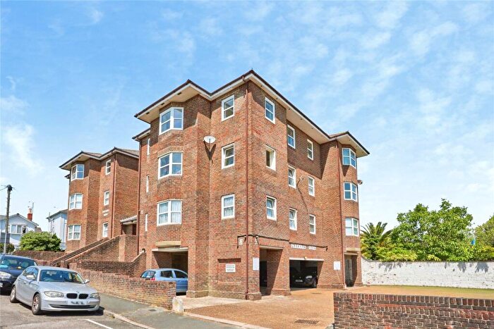 2 Bedroom Flat For Sale In Park Road, Ryde, Isle Of Wight, PO33