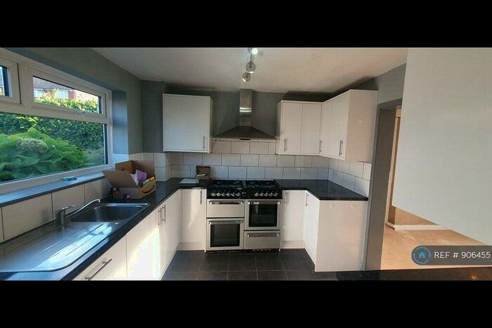 3 Bedroom Semi-Detached House To Rent In Scotts Farm Road, Epsom, KT19