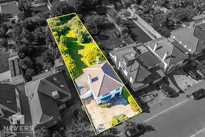 3 Bedroom Detached House For Sale In Baring Road, Bournemouth, BH6