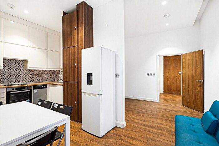 1 Bedroom Flat To Rent In Weir Road, London, SW19