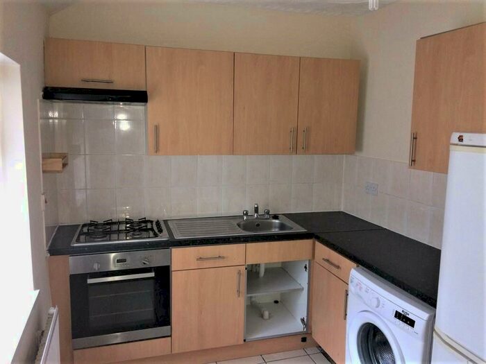 2 Bedroom Flat To Rent In Barry Road, Barry, Vale Of Glamorgan, The, CF63