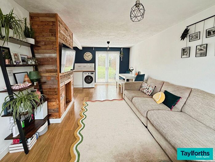 3 Bedroom Semi-Detached House For Sale In Park Road, Barnoldswick, BB18