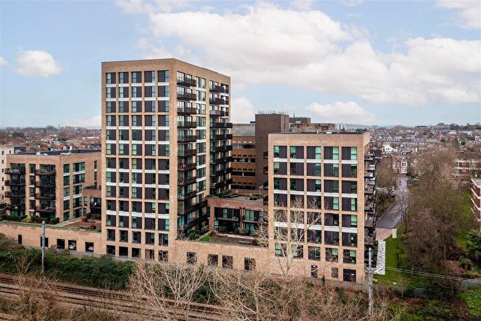 2 Bedroom Flat For Sale In Bathgate Place, W13