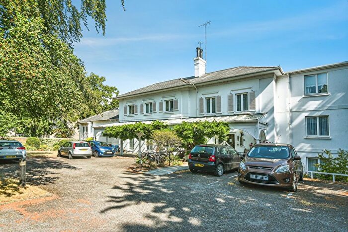 2 Bedroom Flat For Sale In Sandford Road, Cheltenham, Gloucestershire, GL53