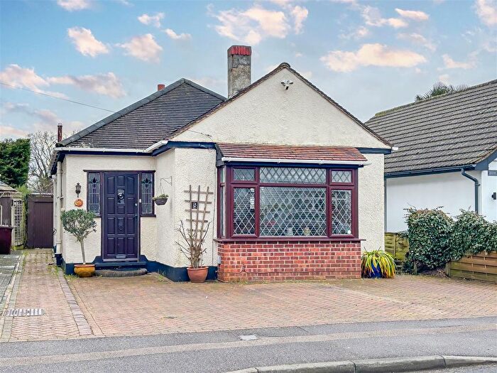 2 Bedroom Detached Bungalow For Sale In Strangman Avenue, Benfleet, SS7