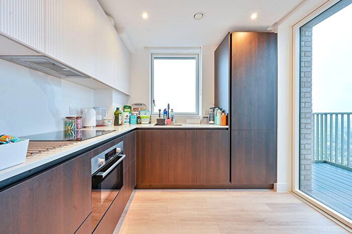 1 Bedroom Flat For Sale In Joseph Avenue, Acton, London, W3