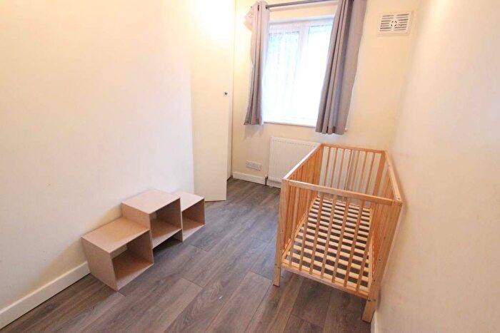 1 Bedroom Flat To Rent In Riverside Gardens, Wembley, HA0