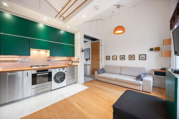 2 Bedroom Flat To Rent In Shirland Road, Queens Park, W9