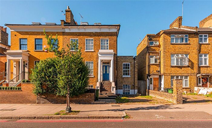 1 Bedroom Flat For Sale In Tollington Road, Holloway Road, London, N7