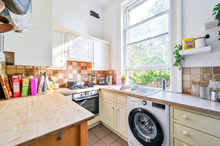 1 Bedroom Flat To Rent In Kidbrooke Park Road, Blackheath, London, SE3