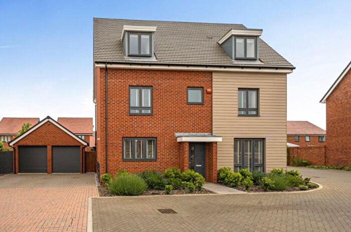 5 Bedroom Detached House For Sale In Lovell Grange, Wootton, MK43