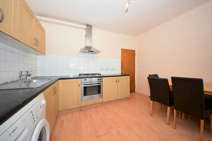 3 Bedroom Flat To Rent In Eastern Avenue, Gants Hill, IG2