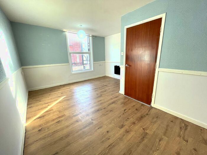1 Bedroom Flat To Rent In Brook Street, Chester, CH1