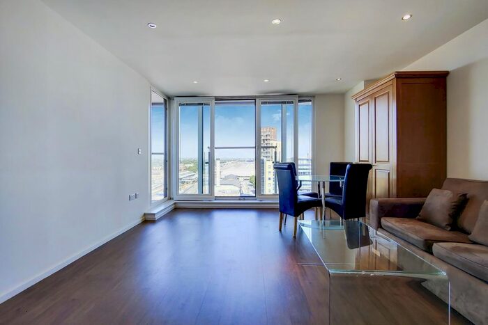 2 Bedroom Flat To Rent In The Oxygen Apartments, Royal Victoria Dock, E16