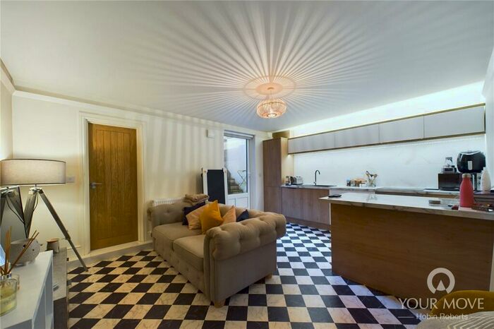 1 Bedroom Flat To Rent In Semilong Road, Semilong, Northampton, NN2