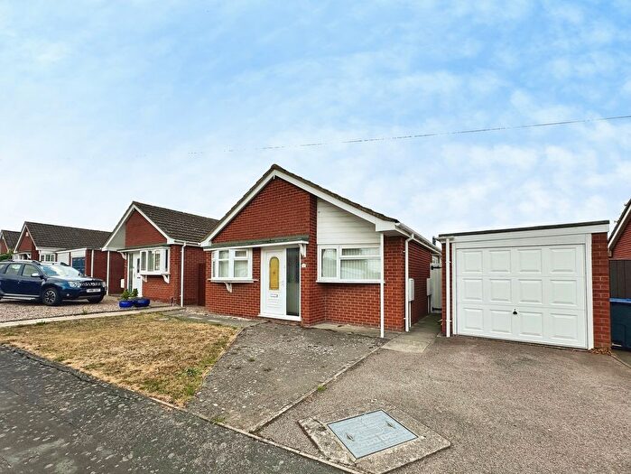 2 Bedroom Bungalow For Sale In The Ridgeway, Burbage, LE10
