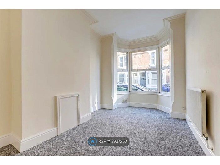 5 Bedroom Terraced House To Rent In Myrtle Avenue, Nottingham, NG7