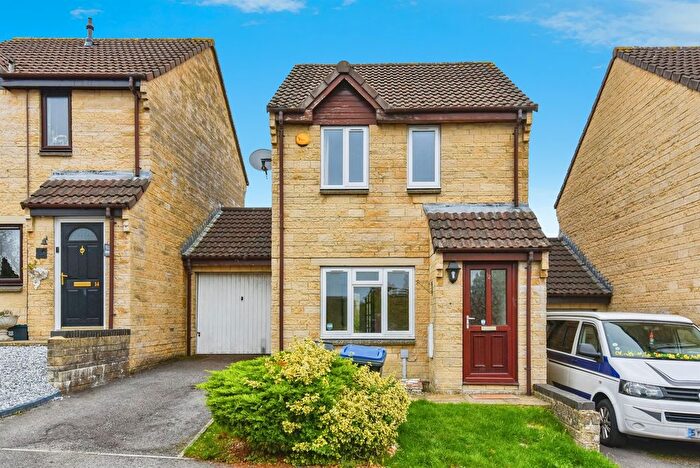 2 Bedroom Link Detached House For Sale In Rumble Dene, Pewsham, Chippenham, SN15