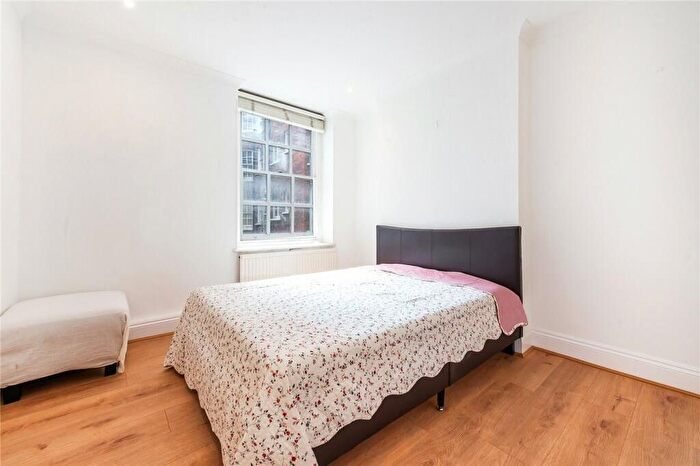 2 Bedroom Flat To Rent In Blackburn Road, West Hampstead, Finchley Road, NW3