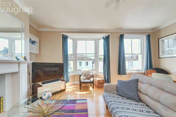 2 Bedroom Flat To Rent In Hova Villas, Hove, BN3